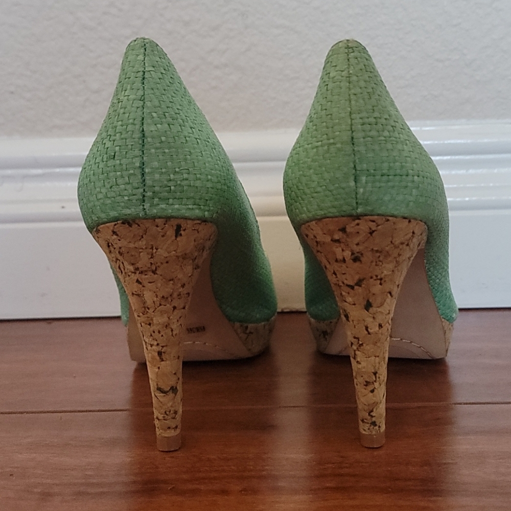 Heels - Picture 4 of 4